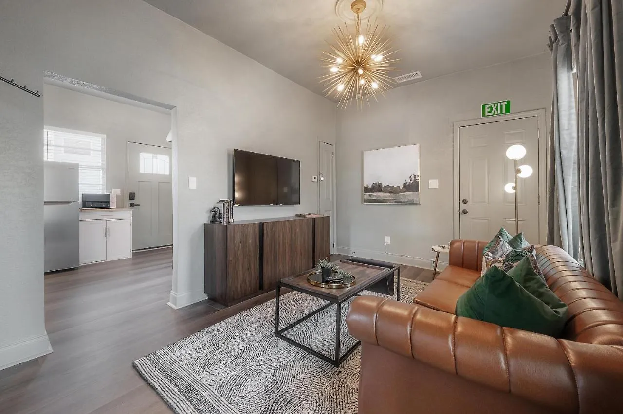 Updated Condo In Heart Of Tampa location